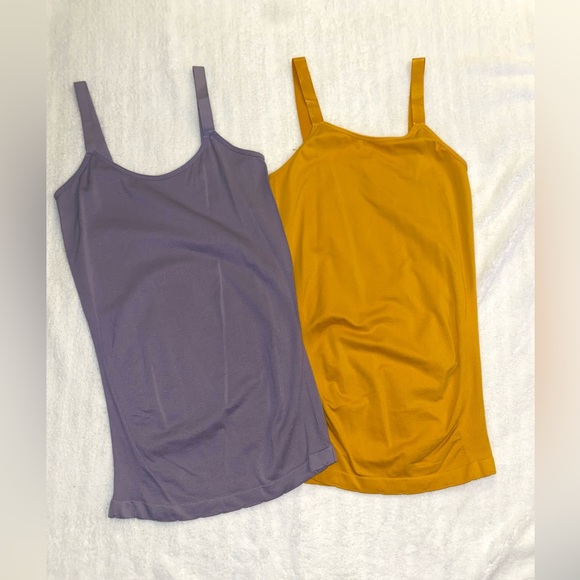 Maternity tank top bundle - Picture 3 of 8